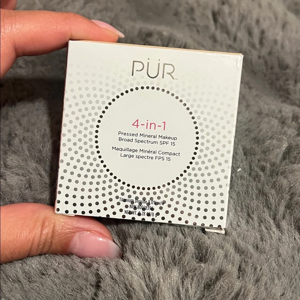 PÜR 4-IN-1 PRESSED MINERAL MAKEUP BROAD-Ivory